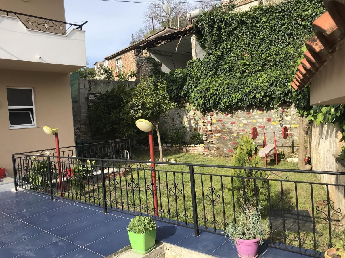 Guesthouse BellaVista Berat Extérieur photo